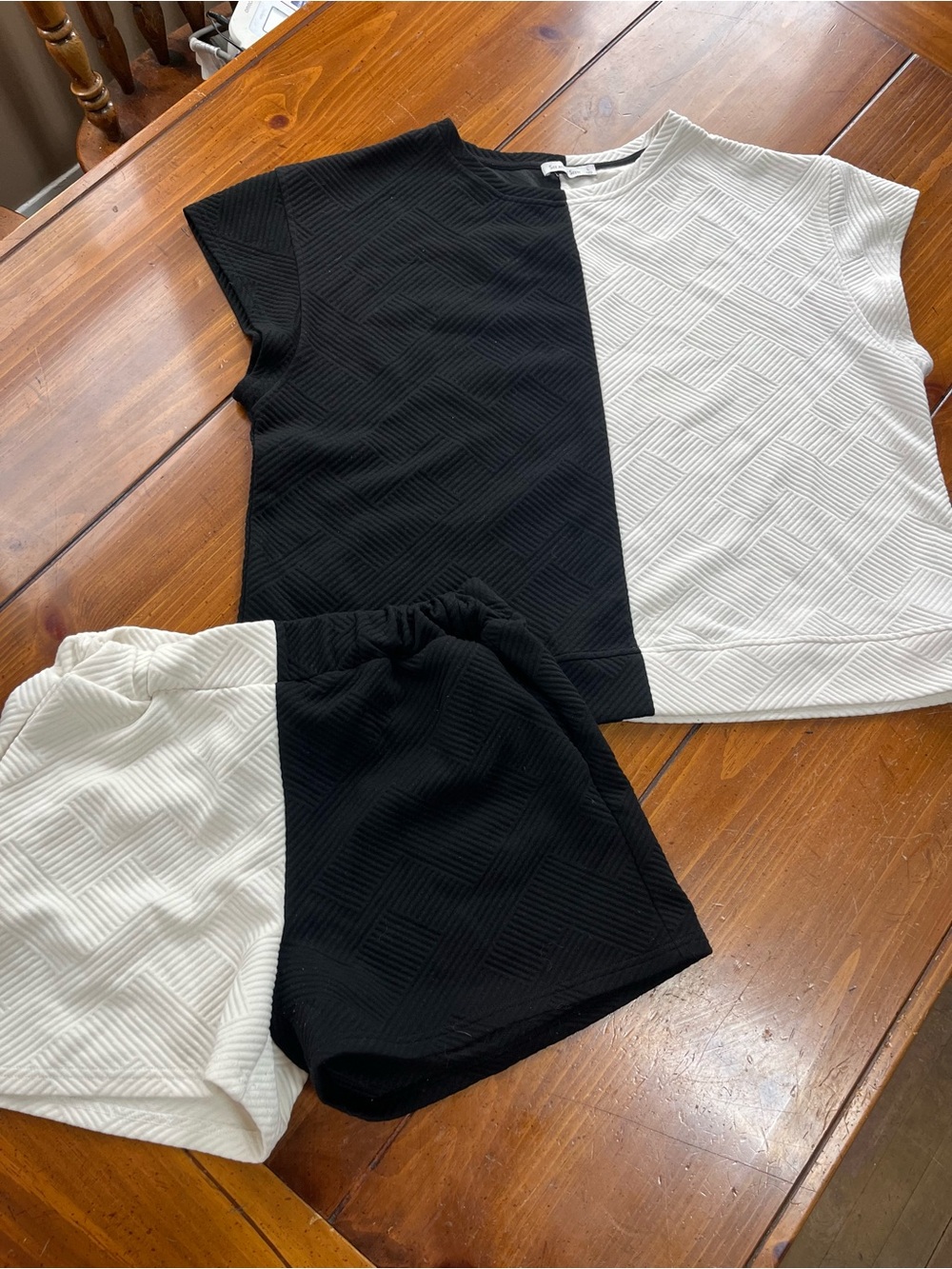 See and Be Seen Colorblock Geo Ribbed Lounge Set Black White Size Large EUC